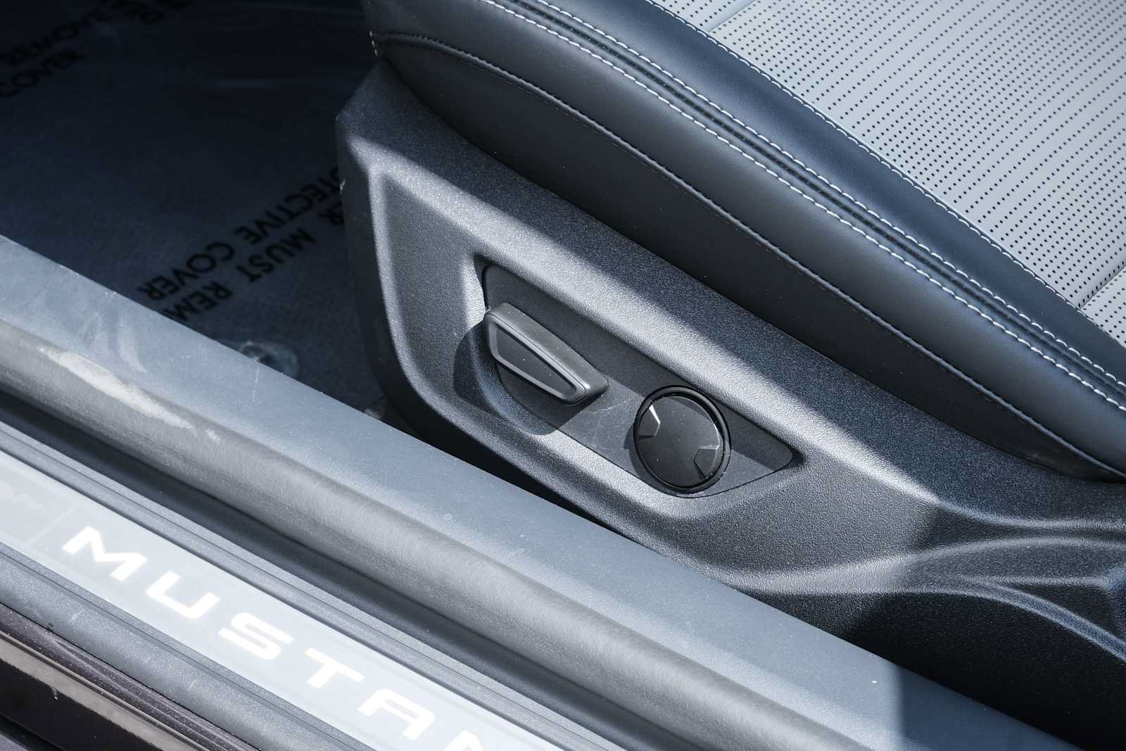 Used 2024 Ford Mustang GT Premium RWD image 33