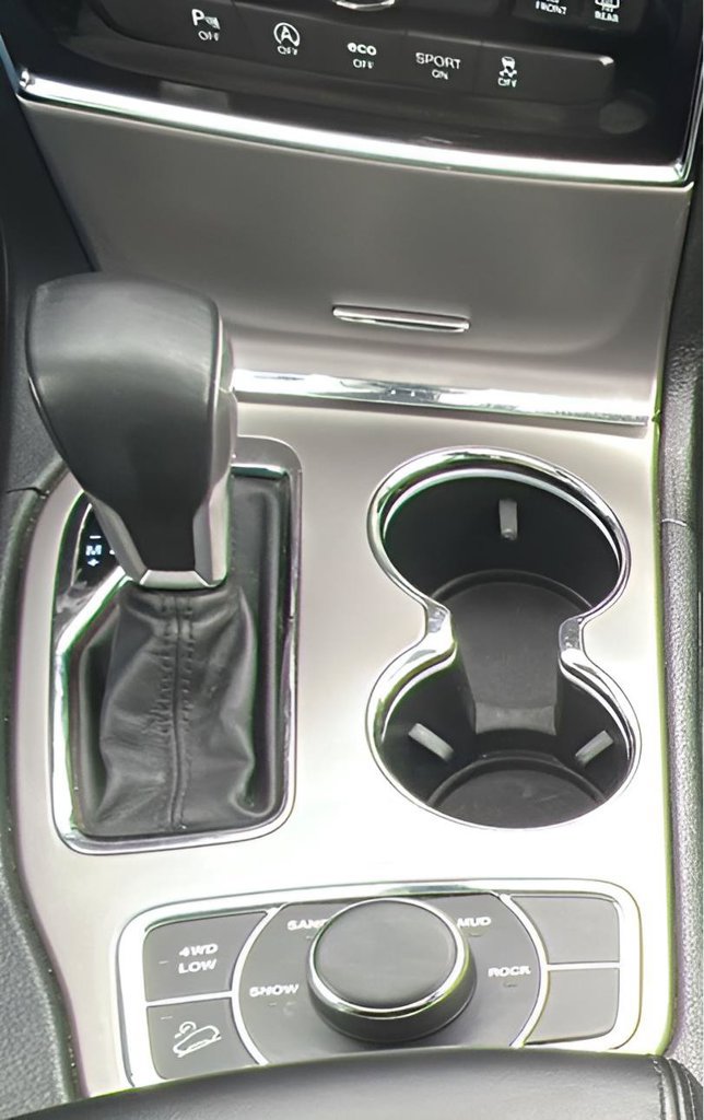 Used 2019 Jeep Grand Cherokee Limited AWD/4WD image 16