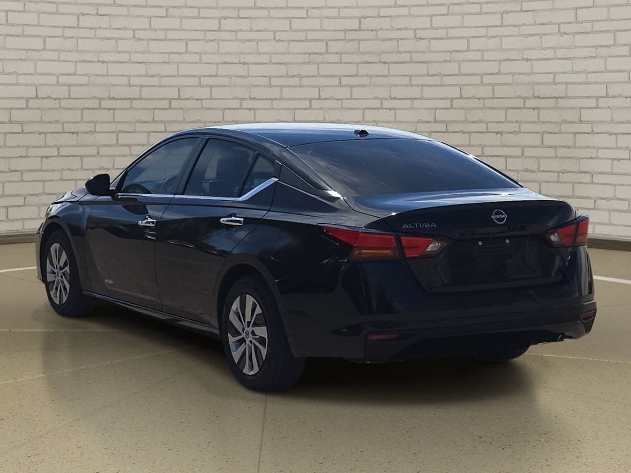 Used 2025 Nissan Altima 2.5 S FWD image 7
