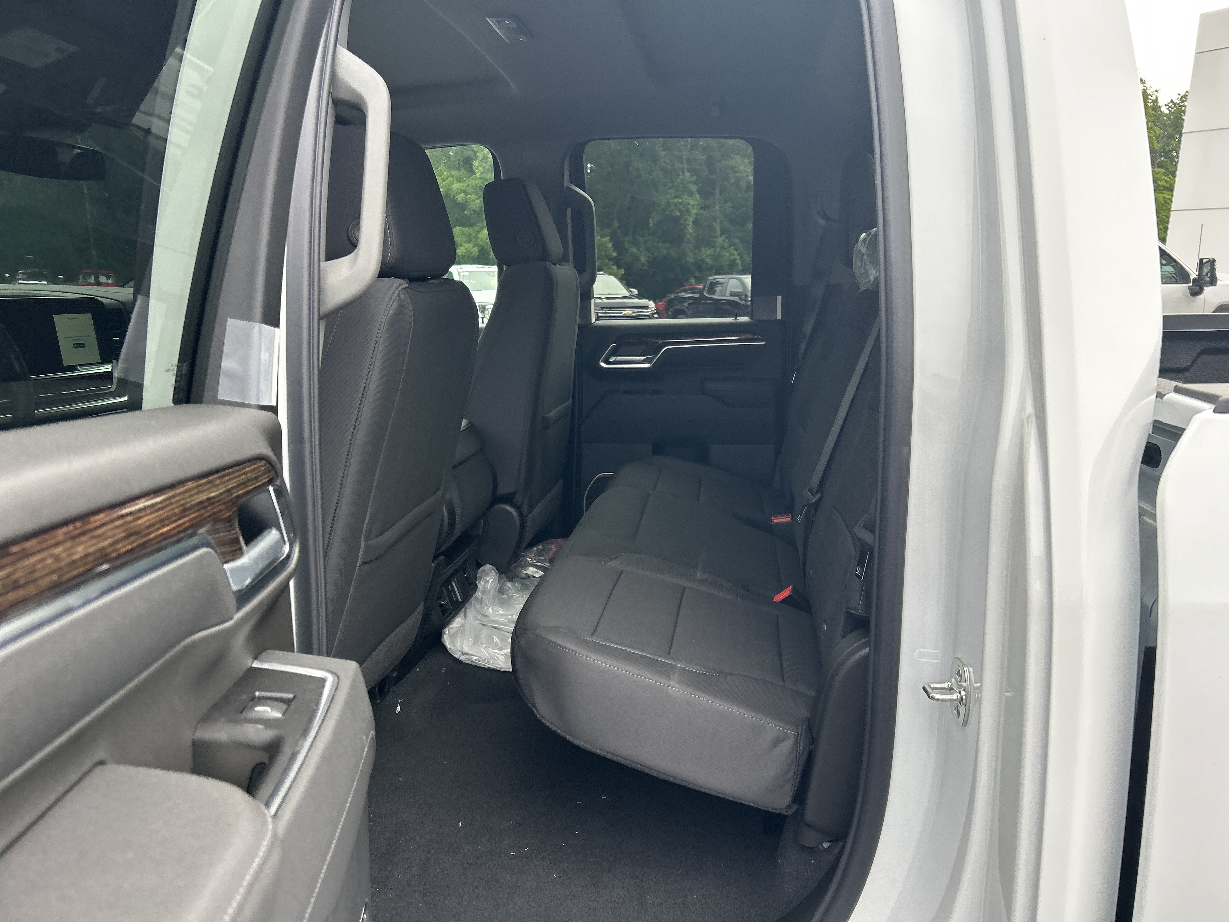 New 2026 GMC Sierra 2500 SLE w/ SLE Value Package; AWD/4WD image 26