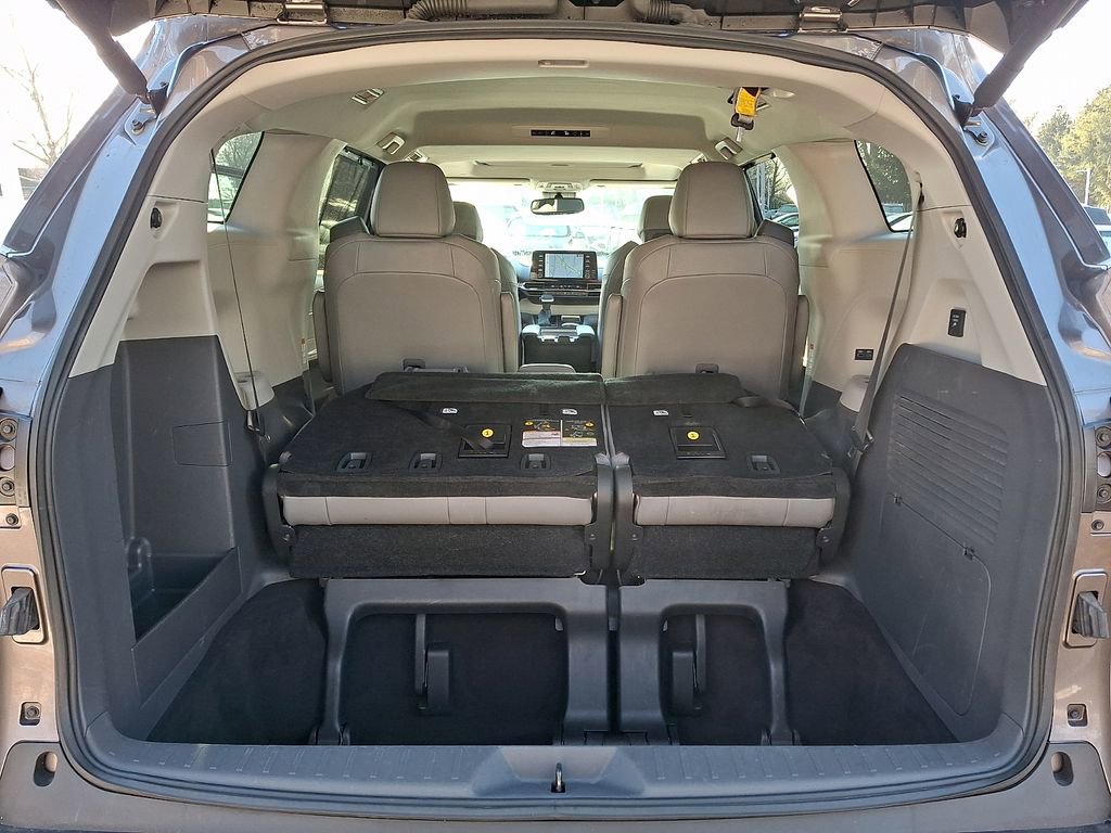 Used 2022 Toyota Sienna XLE image 26