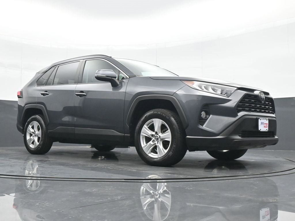 Used 2020 Toyota RAV4 XLE image 24