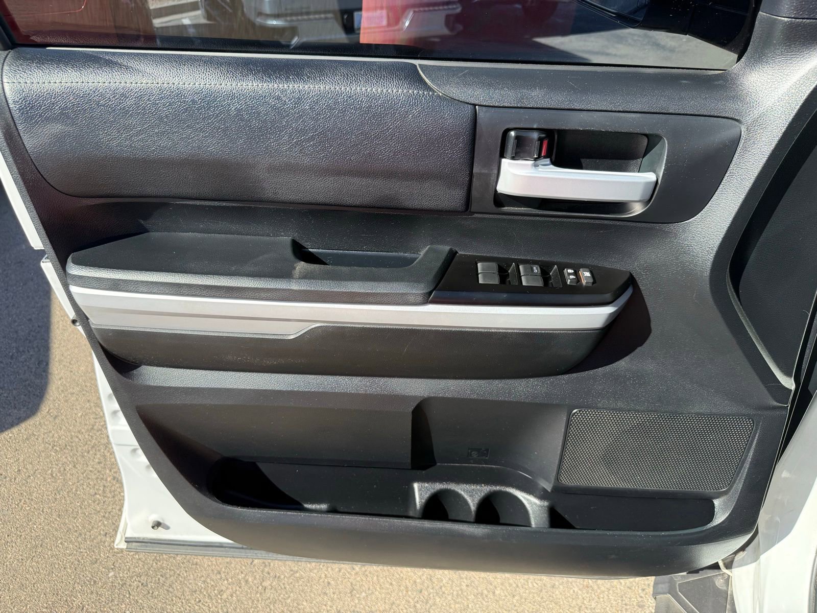 Used 2018 Toyota Tundra SR5 w/ TRD Off Road Package image 10