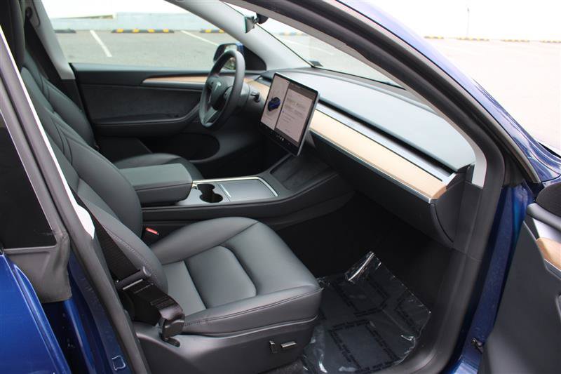 Used 2024 Tesla Model Y Long Range AWD/4WD image 10