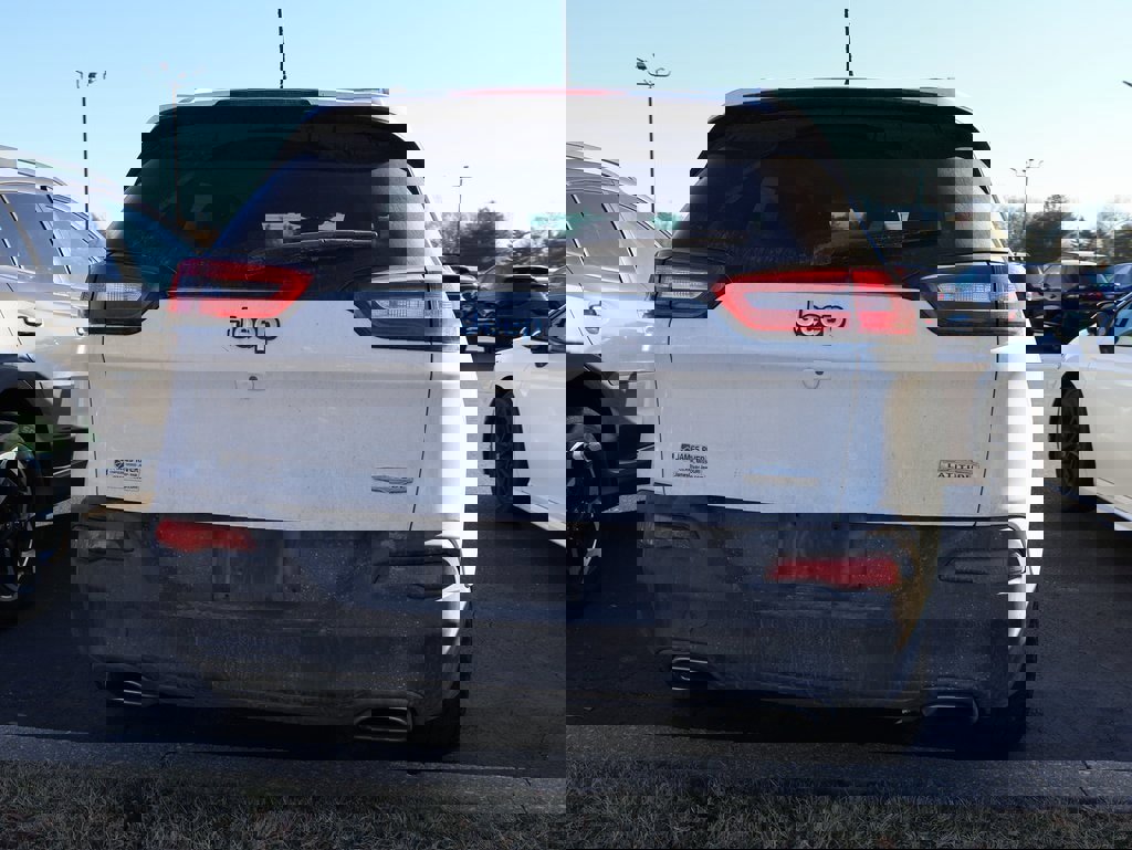 Used 2016 Jeep Cherokee Latitude w/ Comfort/Convenience Group image 12