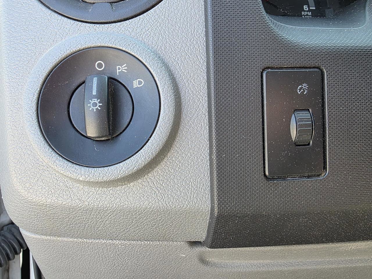 Used 2013 Ford E-250 and Econoline 250 w/ PWR Group image 10