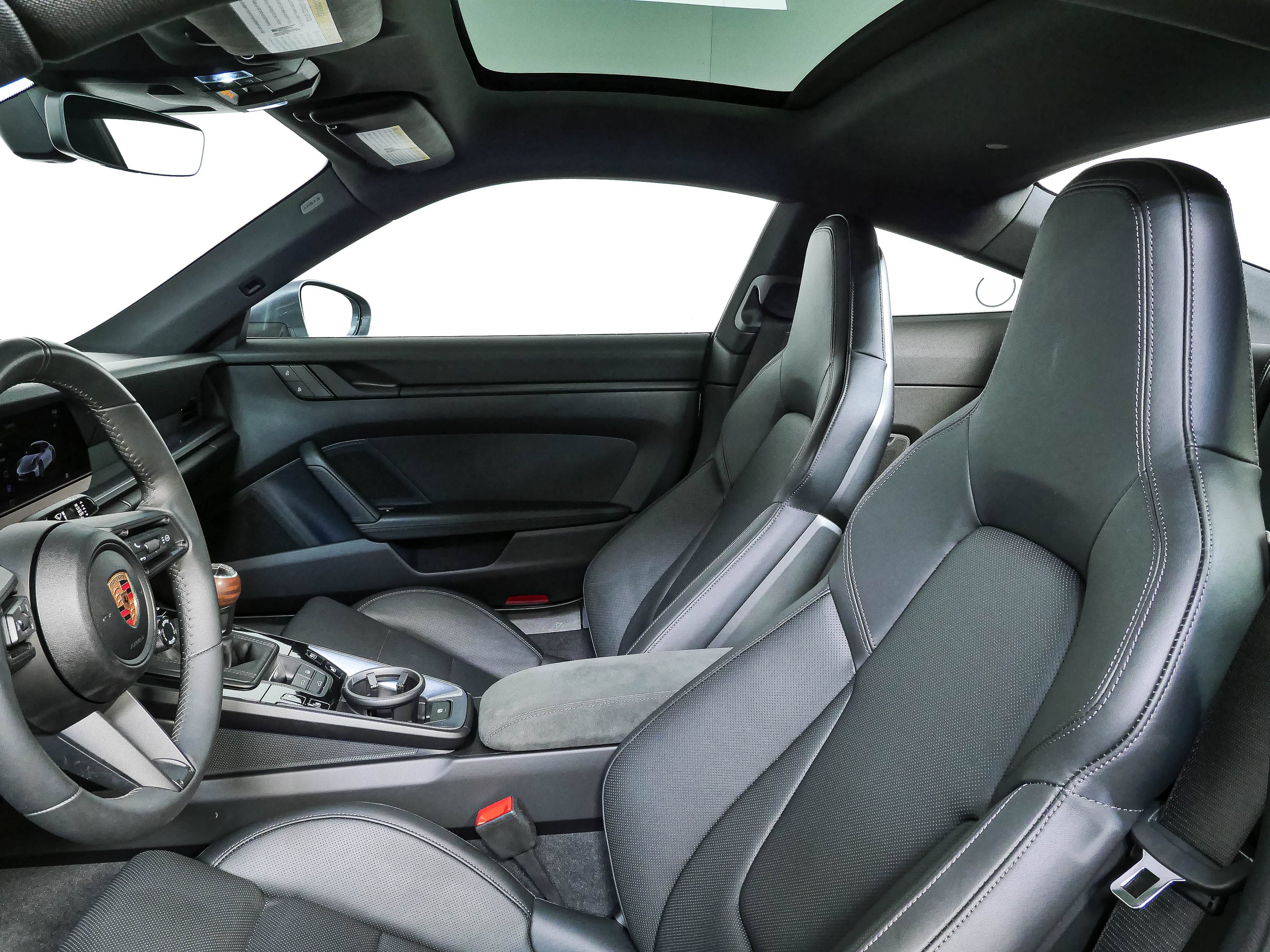 Certified 2025 Porsche 911 Carrera RWD image 9