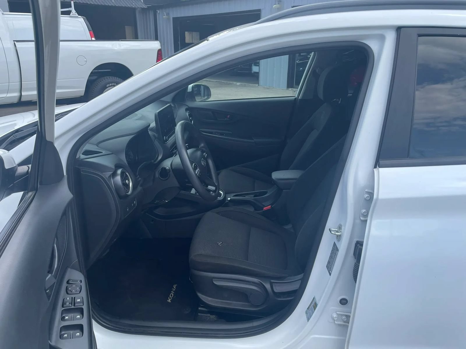 Used 2022 Hyundai Kona SEL FWD image 8