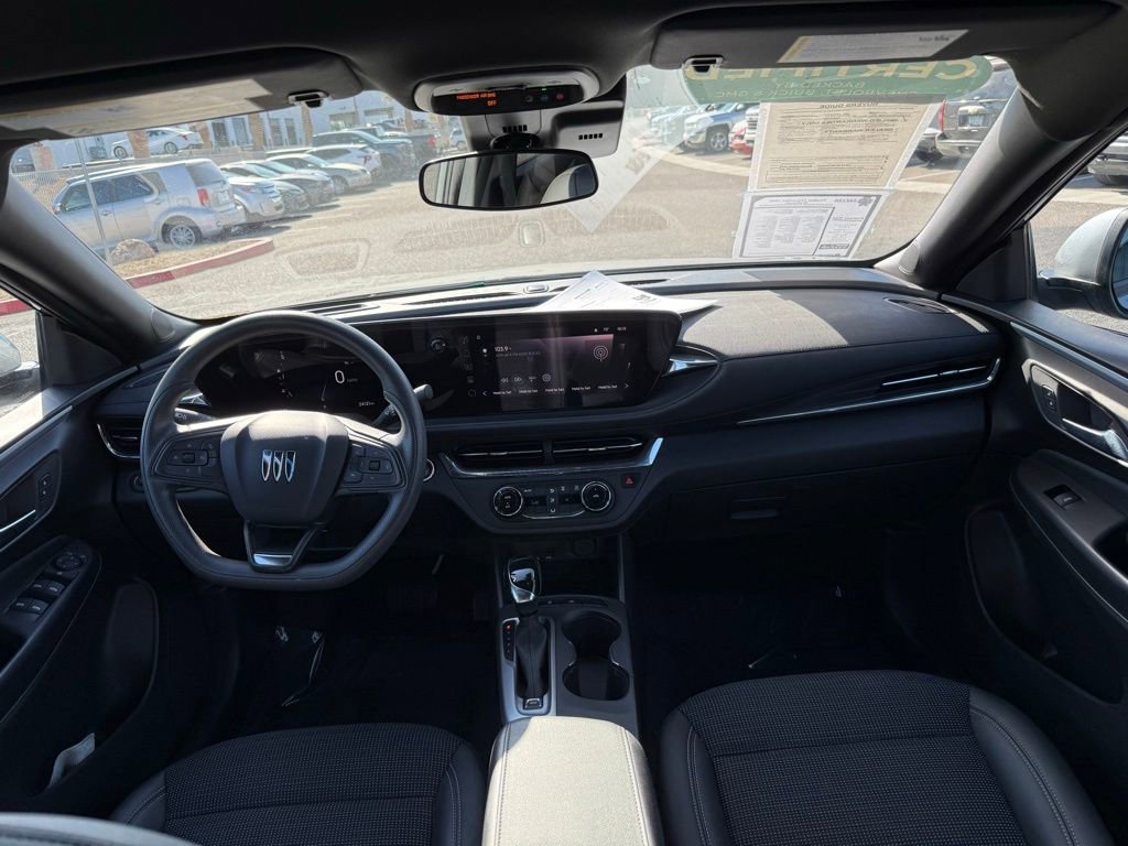 Certified 2025 Buick Envista Preferred image 17