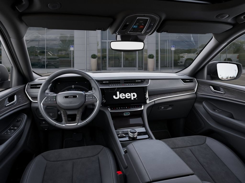 Used 2026 Jeep Grand Cherokee Altitude AWD/4WD image 14