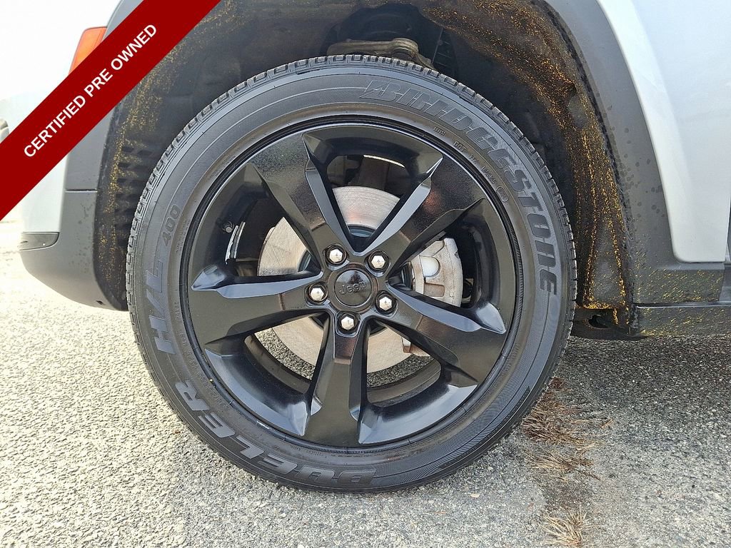 Certified 2021 Jeep Grand Cherokee L Laredo image 28