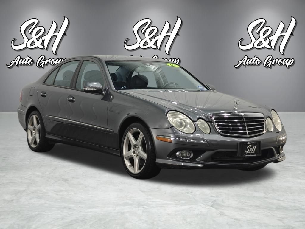 Used 2009 Mercedes-Benz E 350 4MATIC Sedan image 2