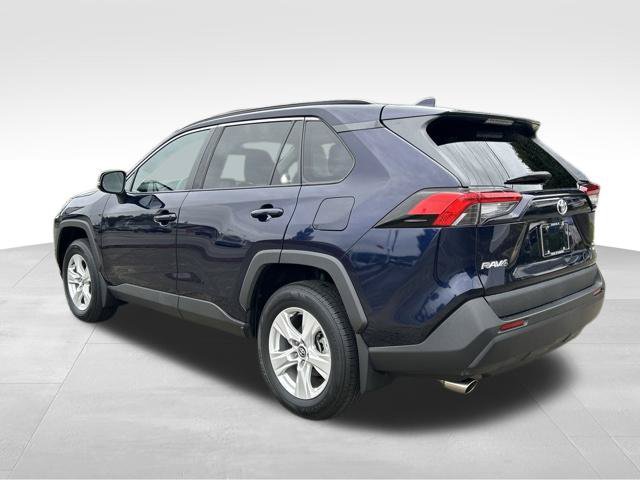 Used 2020 Toyota RAV4 XLE w/ Convenience Package AWD/4WD image 3