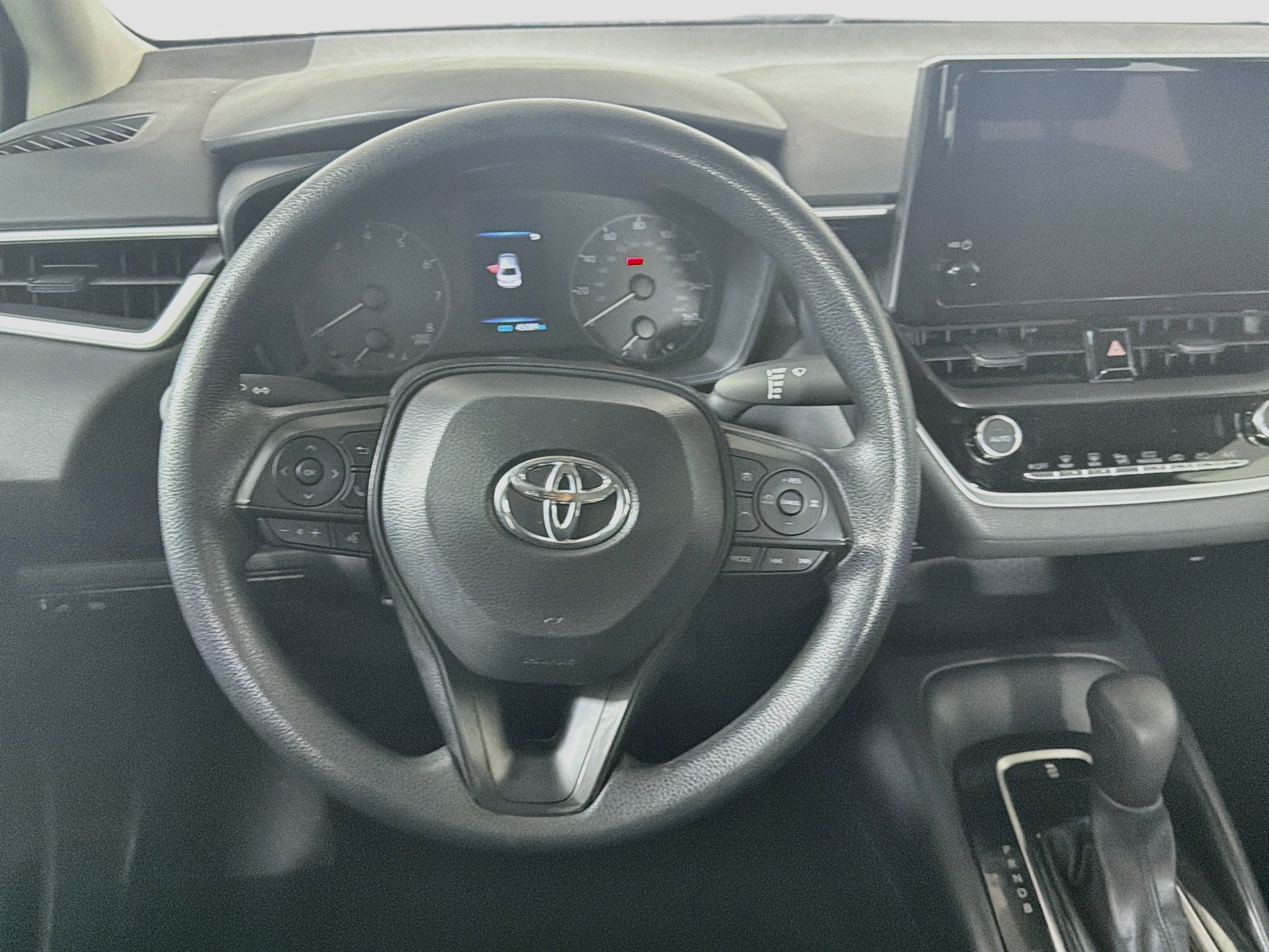Used 2025 Toyota Corolla LE FWD image 17