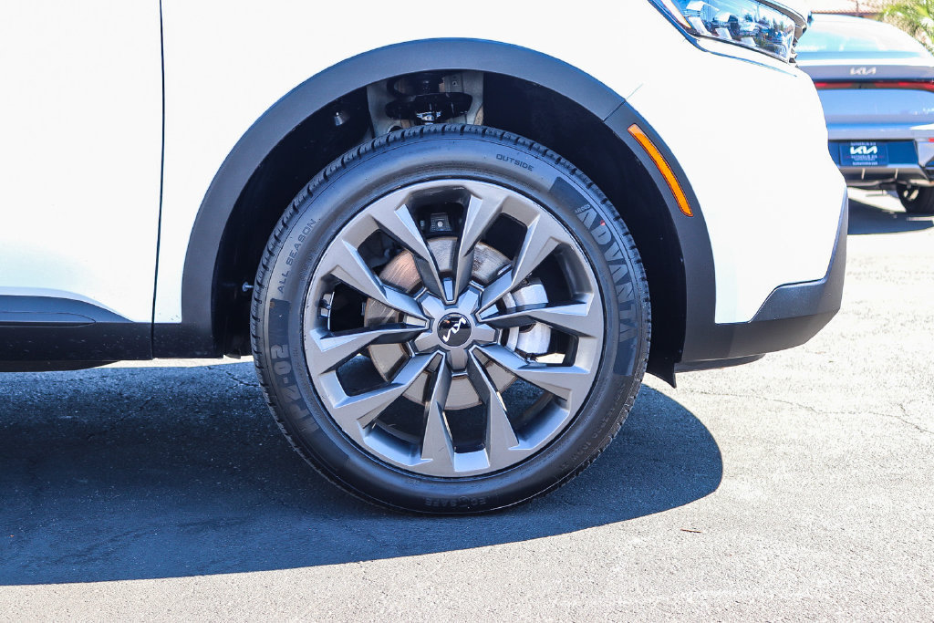 Used 2022 Kia Sorento SX Prestige w/ Rust Color Package AWD/4WD image 12