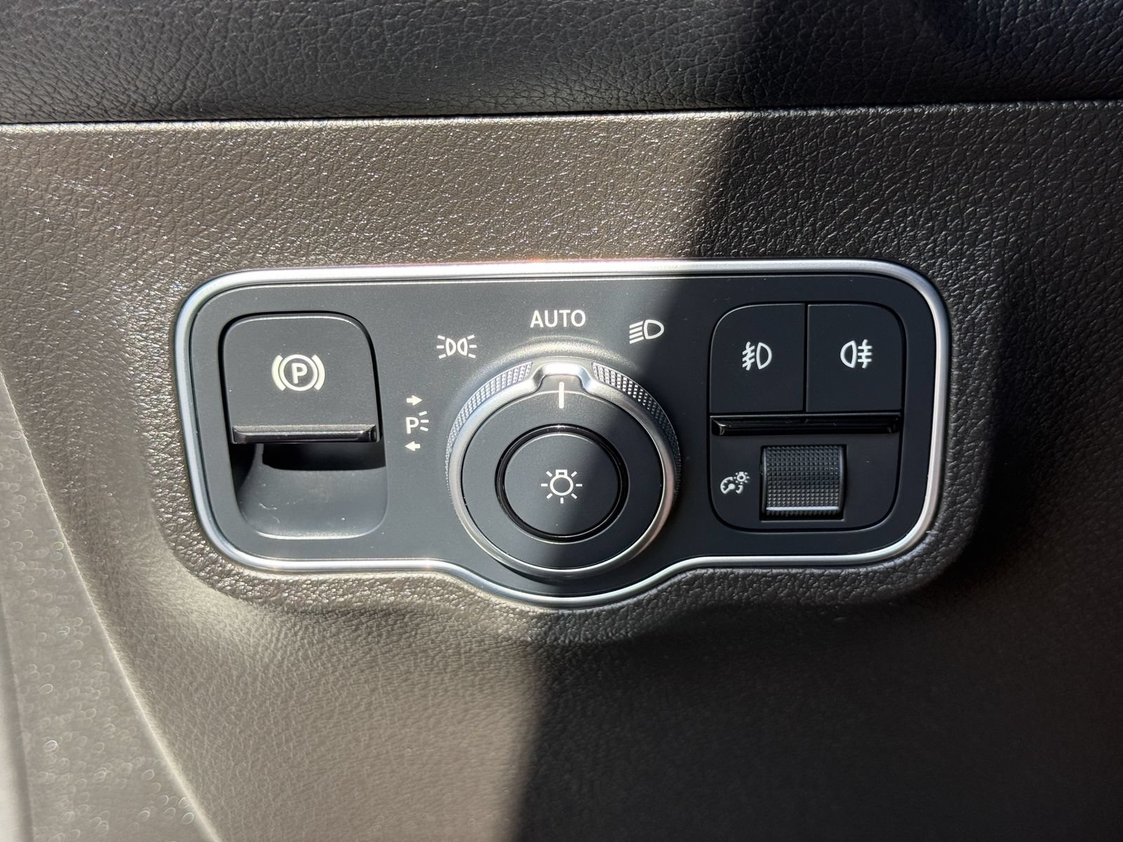 Used 2021 Mercedes-Benz GLB 250 image 31