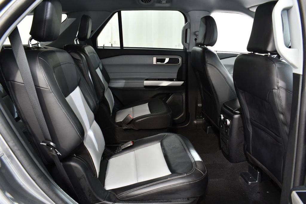 Used 2023 Ford Explorer XLT w/ Equipment Group 202A image 19