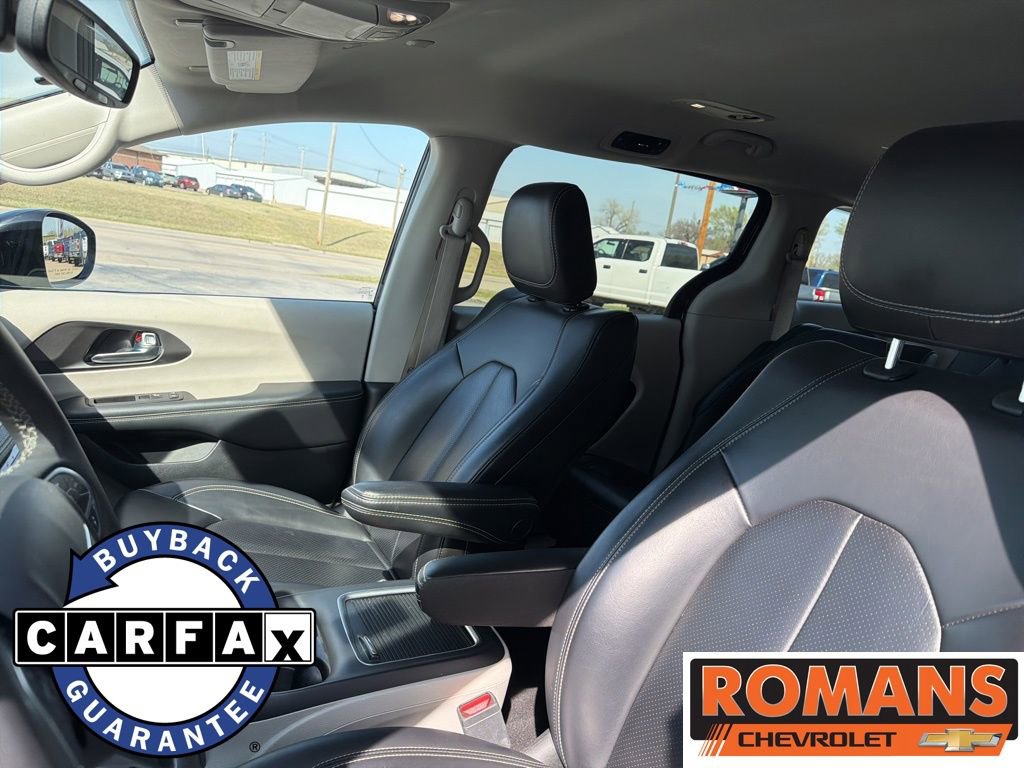 Used 2024 Chrysler Pacifica Select FWD image 12