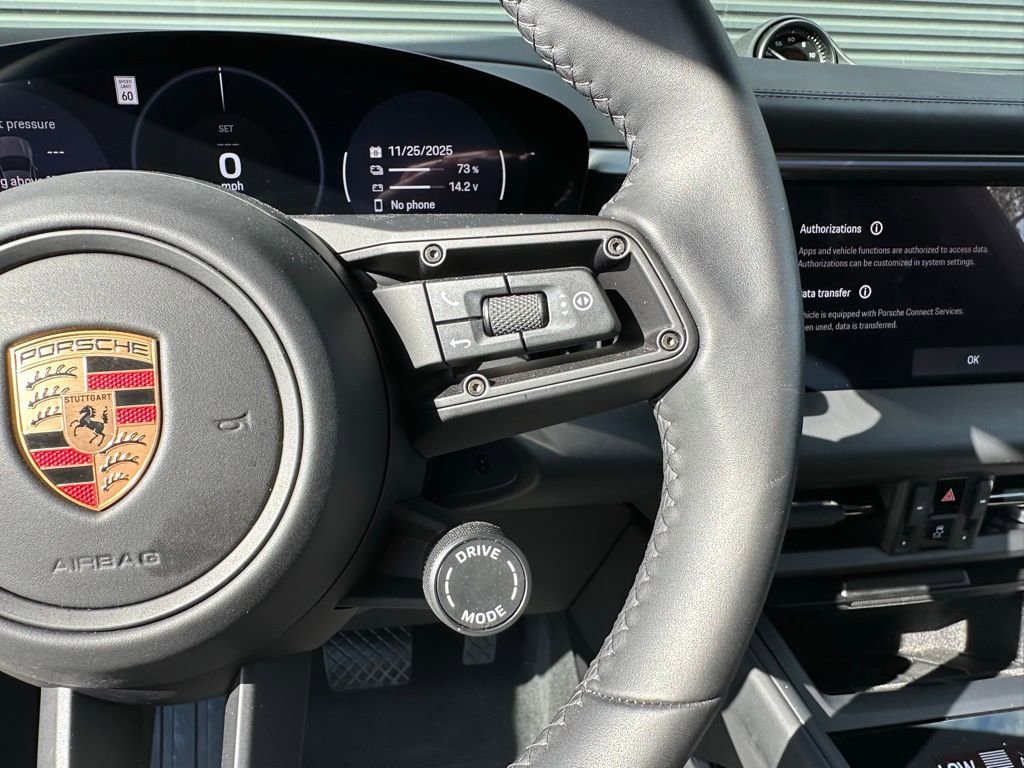 Used 2025 Porsche Macan 4 Electric image 16