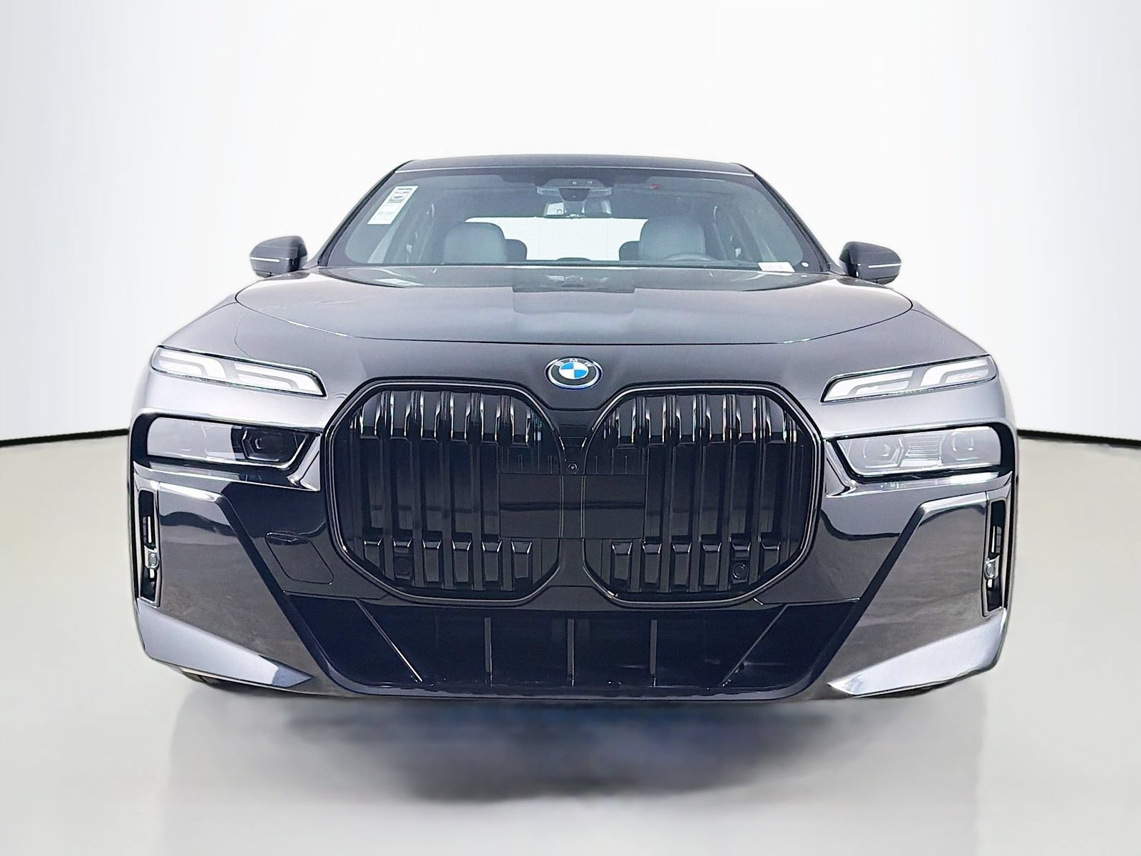 New 2026 BMW i7 xDrive60 w/ M Sport Package RWD image 2