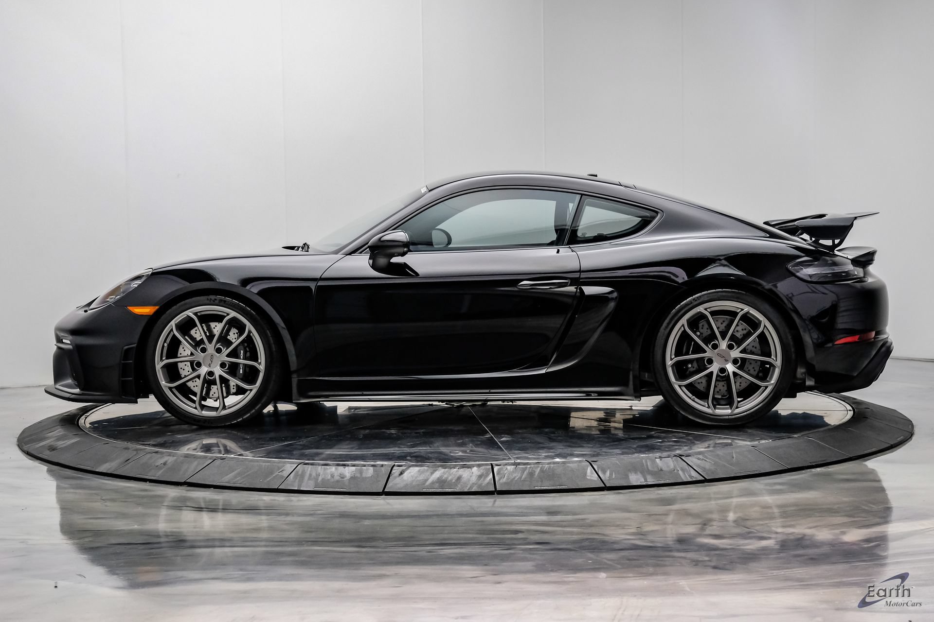 Used 2023 Porsche 718 Cayman GT4 RWD image 7