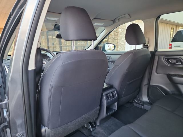 Used 2024 Nissan Rogue S image 29