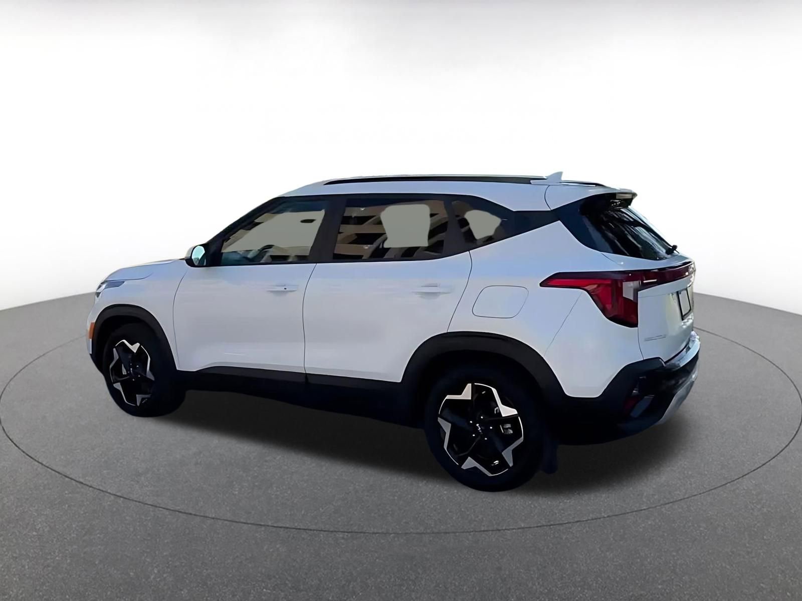 Used 2025 Kia Seltos S image 10