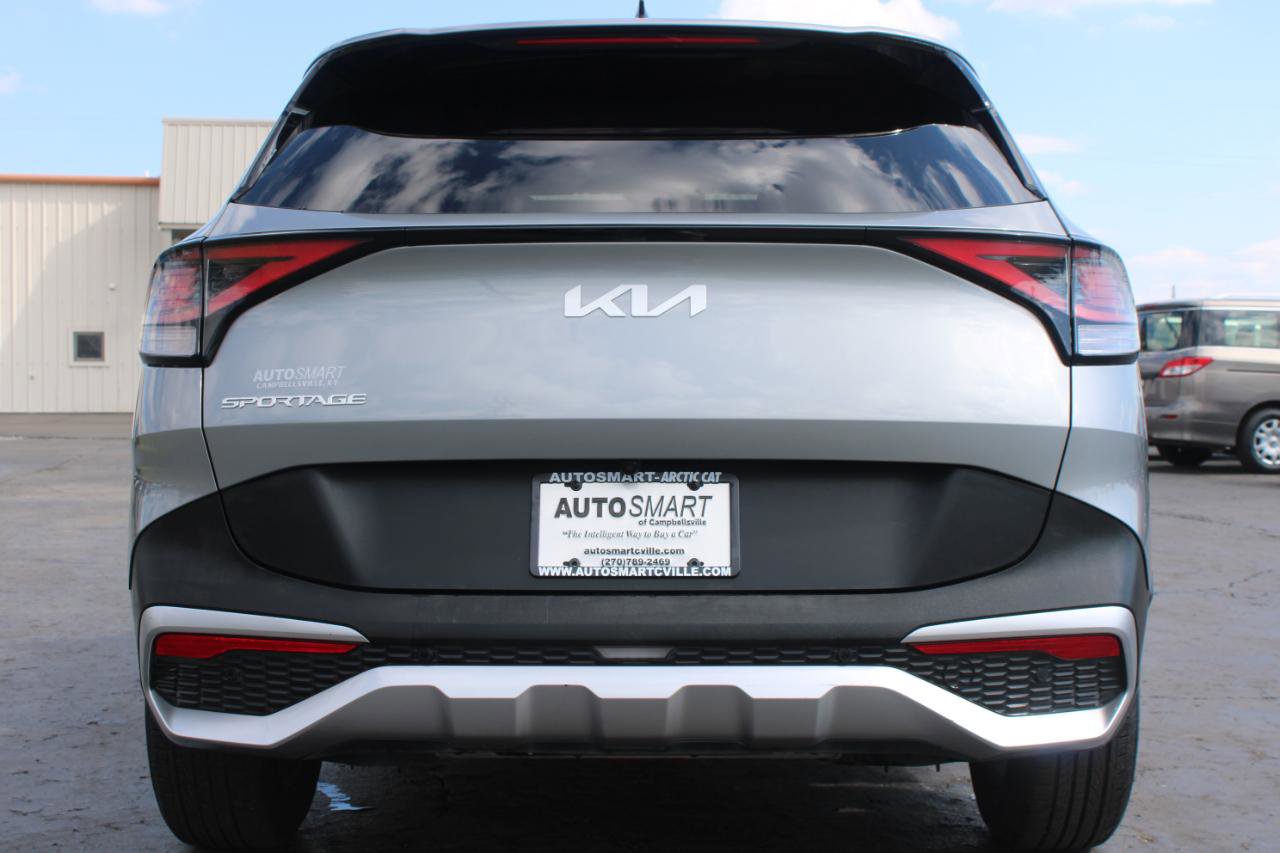 Used 2024 Kia Sportage LX image 5
