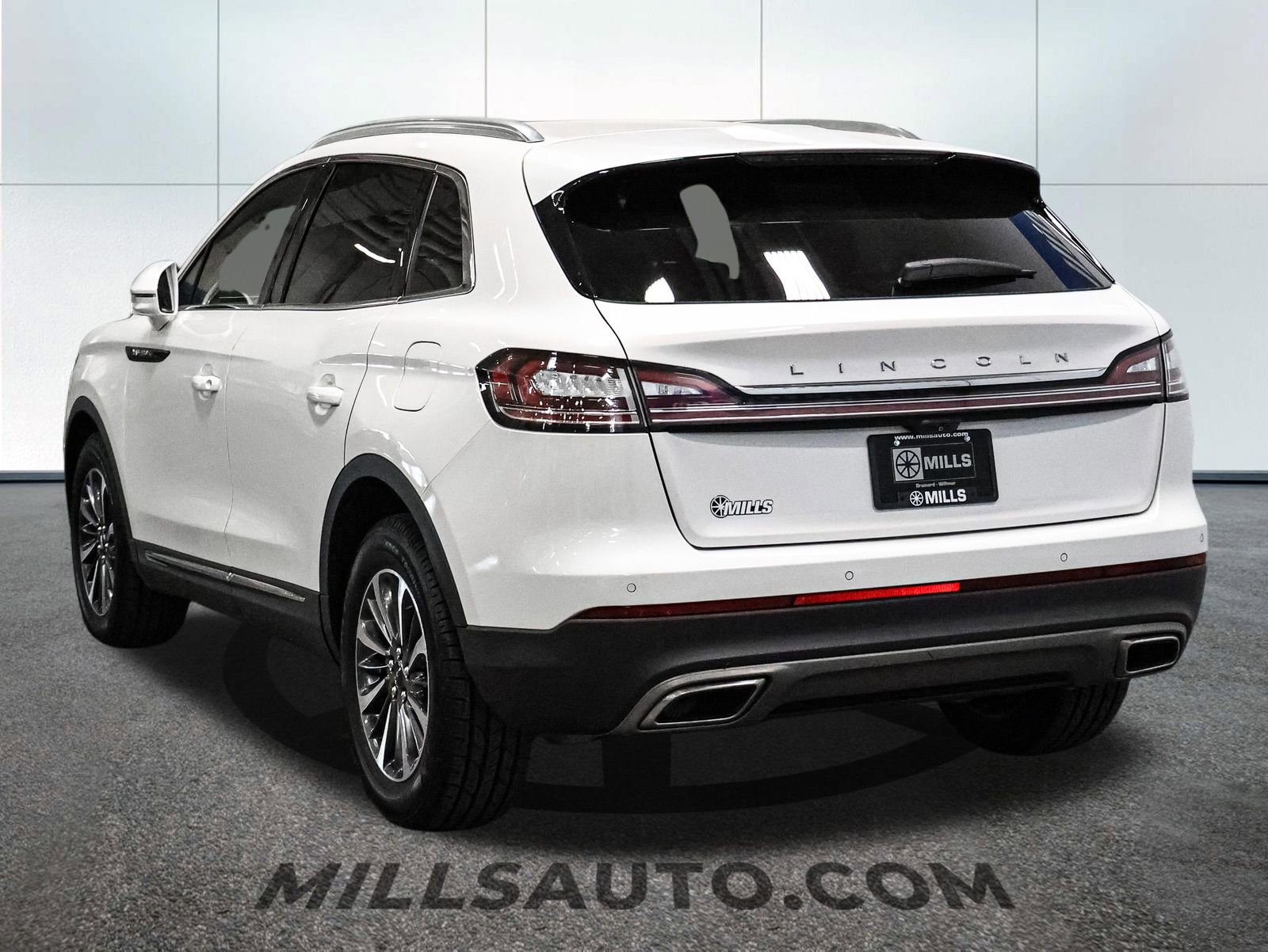 Certified 2022 Lincoln Nautilus AWD w/ Premium Package image 5