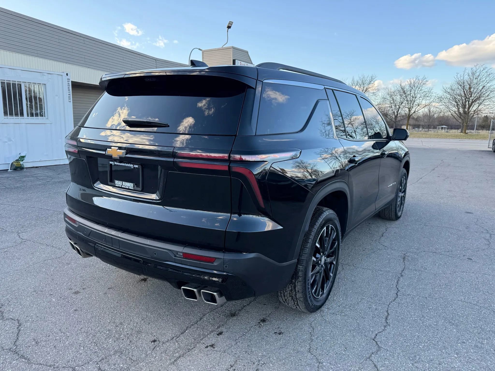 Used 2026 Chevrolet Traverse LT w/ Sun and Wheel Package image 7