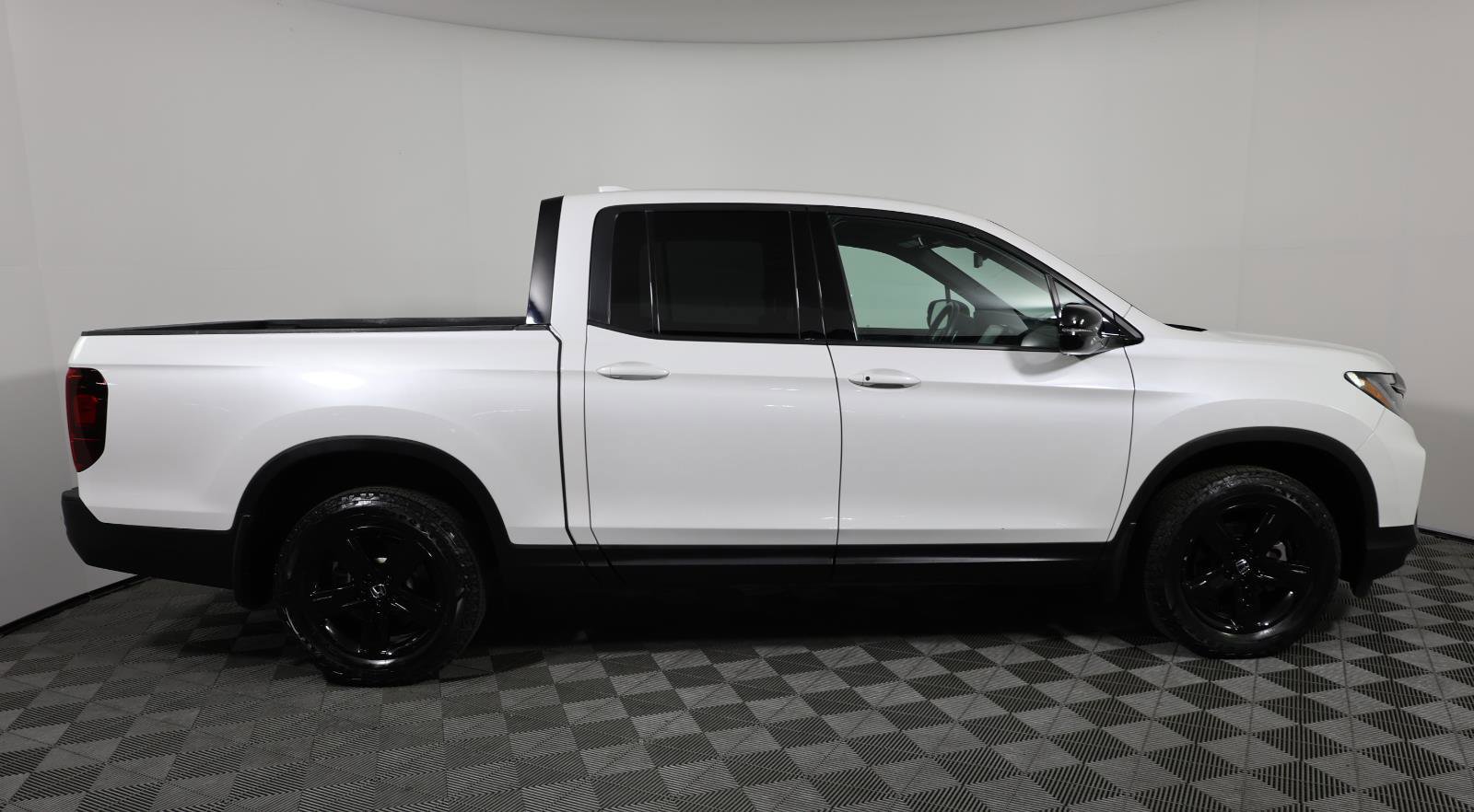 Used 2023 Honda Ridgeline Black Edition image 4