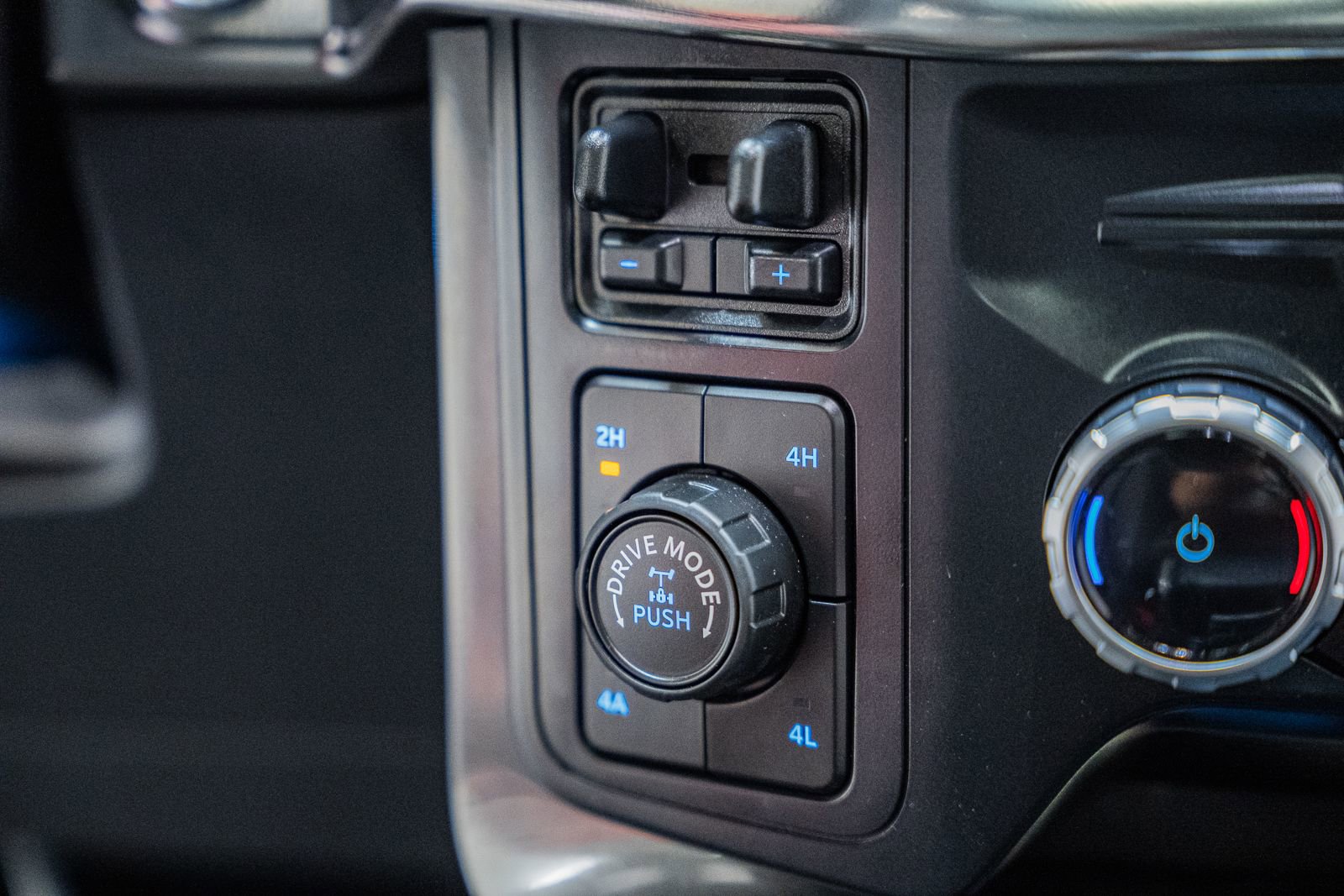 Used 2023 Ford F150 Lariat image 34