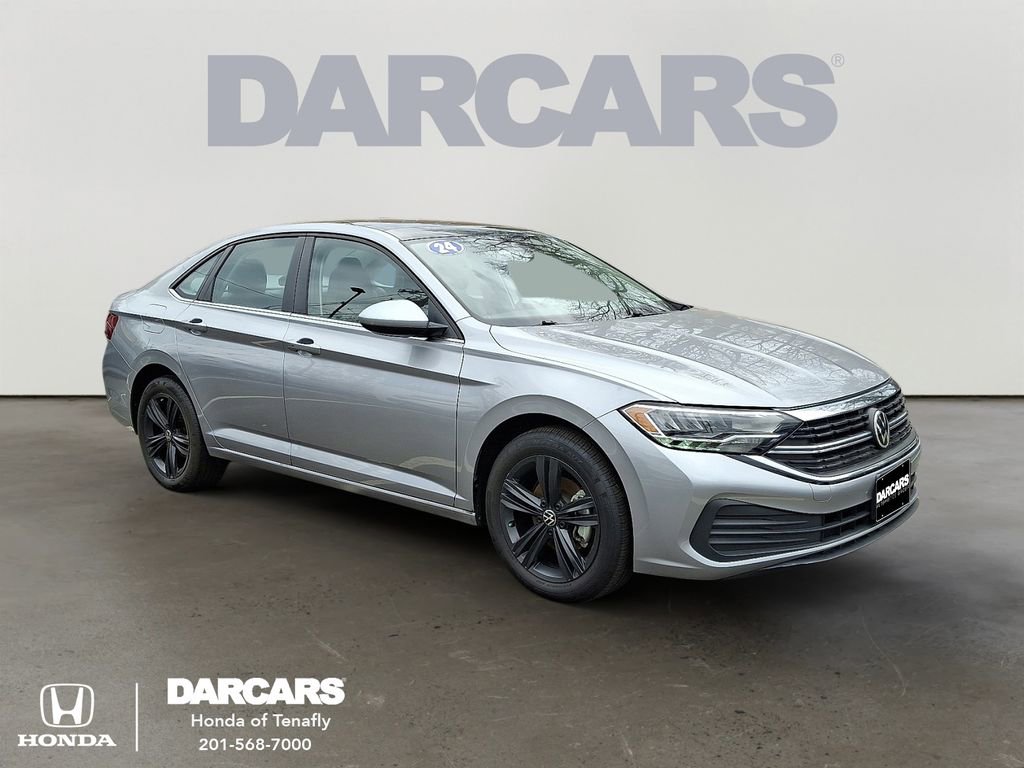 Used 2024 Volkswagen Jetta SE w/ Panoramic Sunroof Package image 1