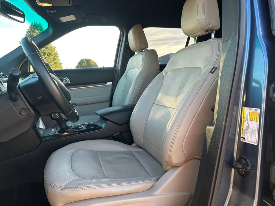 Used 2018 Ford Explorer Limited image 30