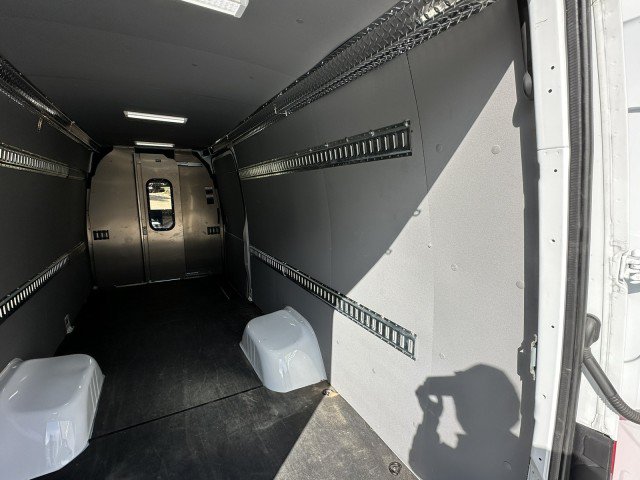 Used 2022 Mercedes-Benz Sprinter 3500 image 17