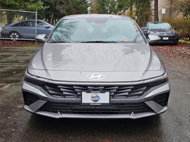 New 2026 Hyundai Elantra SE FWD image 2