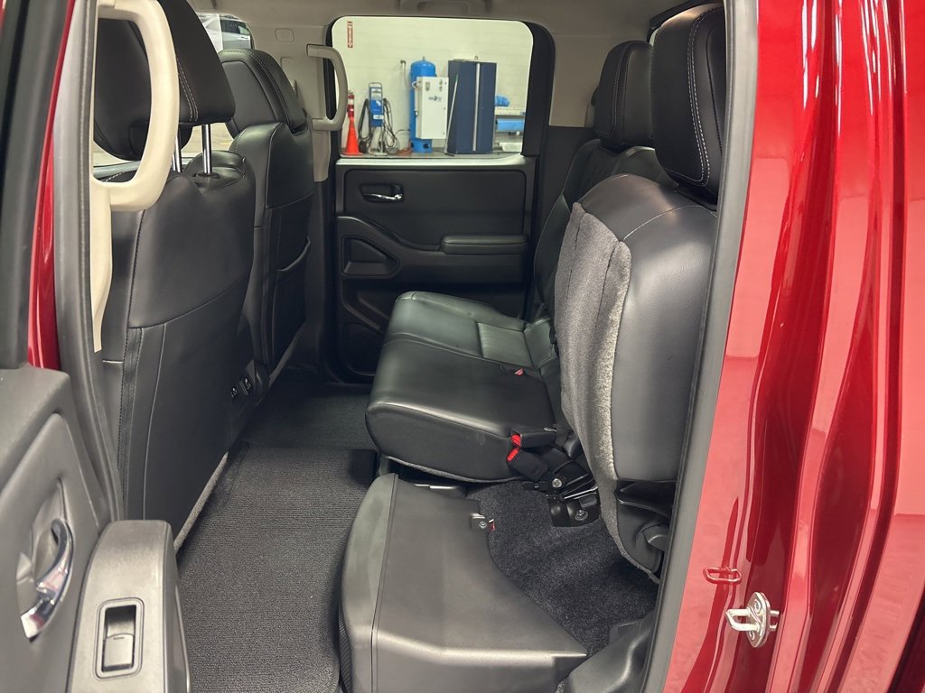 Used 2024 Nissan Frontier SL image 29