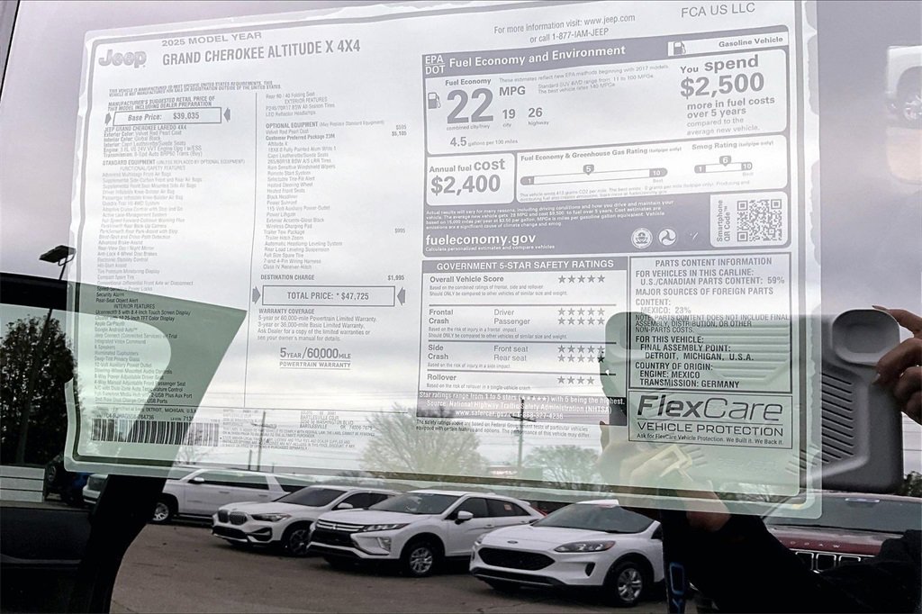 New 2025 Jeep Grand Cherokee Altitude image 12