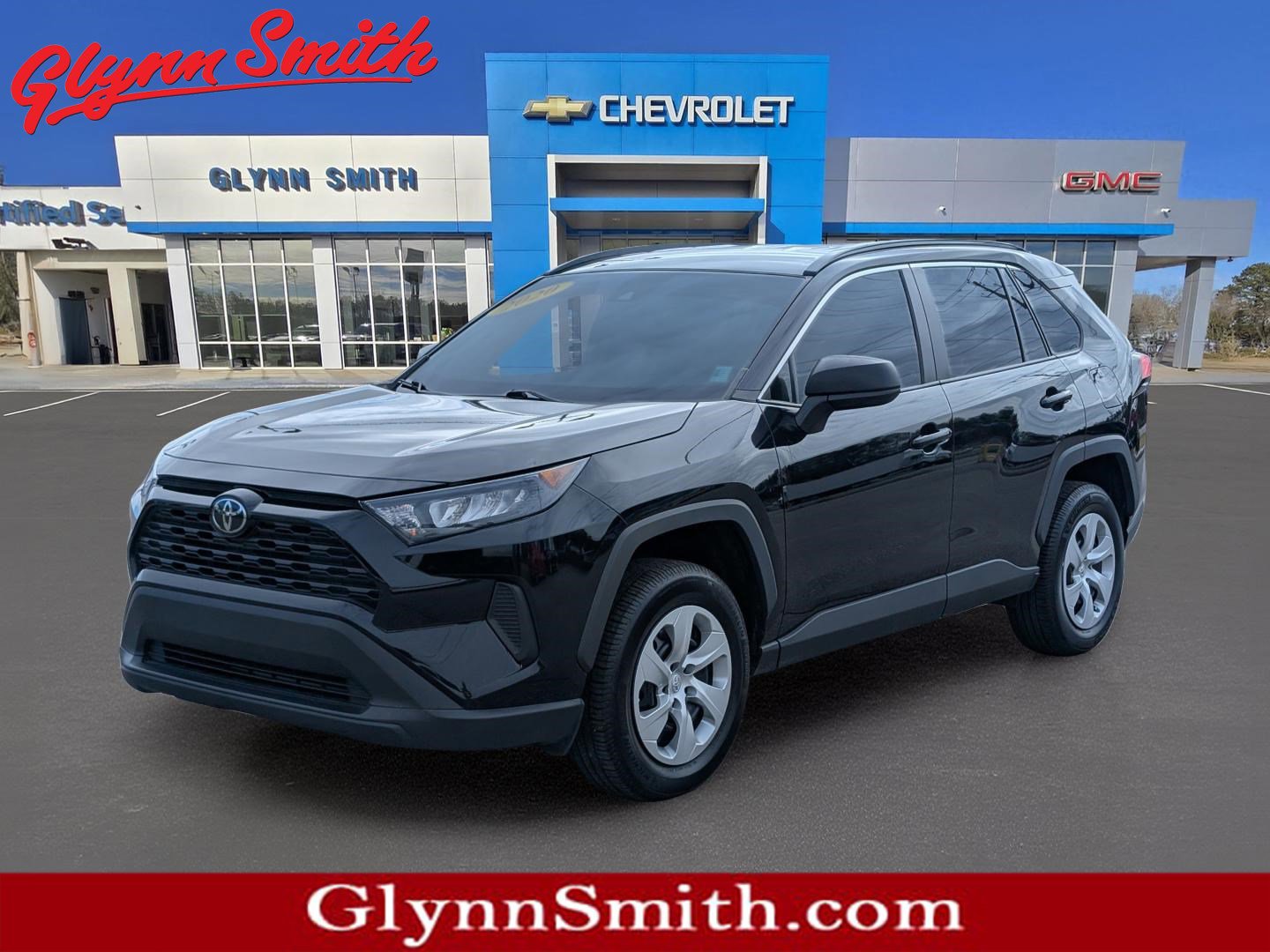 Used 2020 Toyota RAV4 LE image 1
