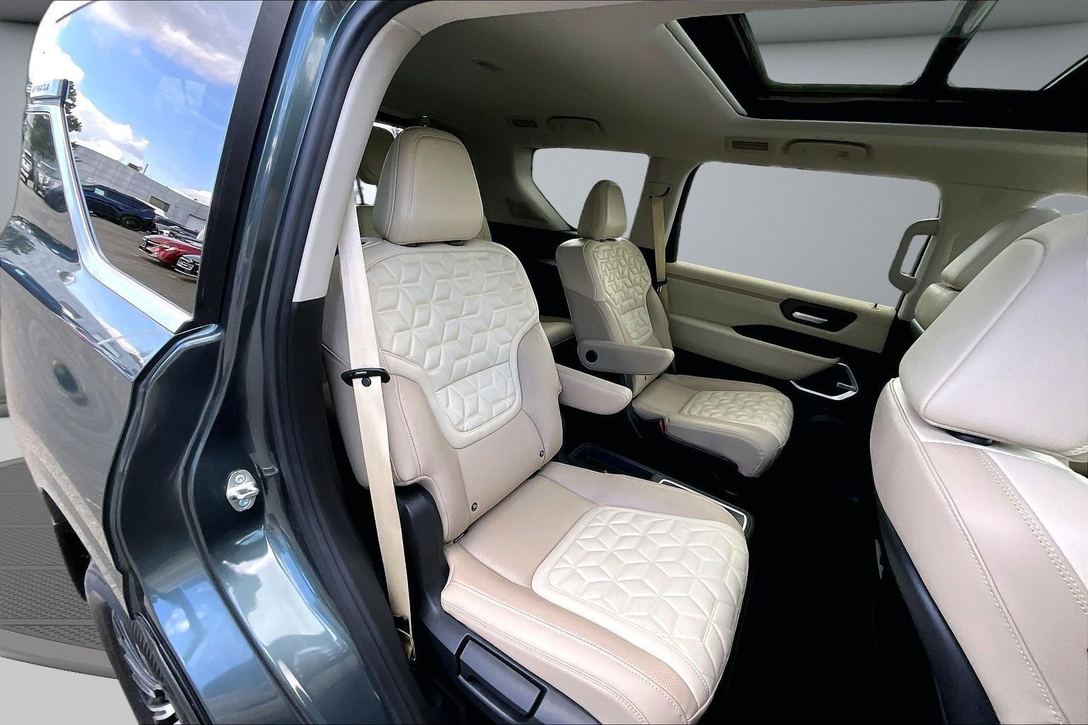 New 2026 Nissan Armada Platinum AWD/4WD image 10
