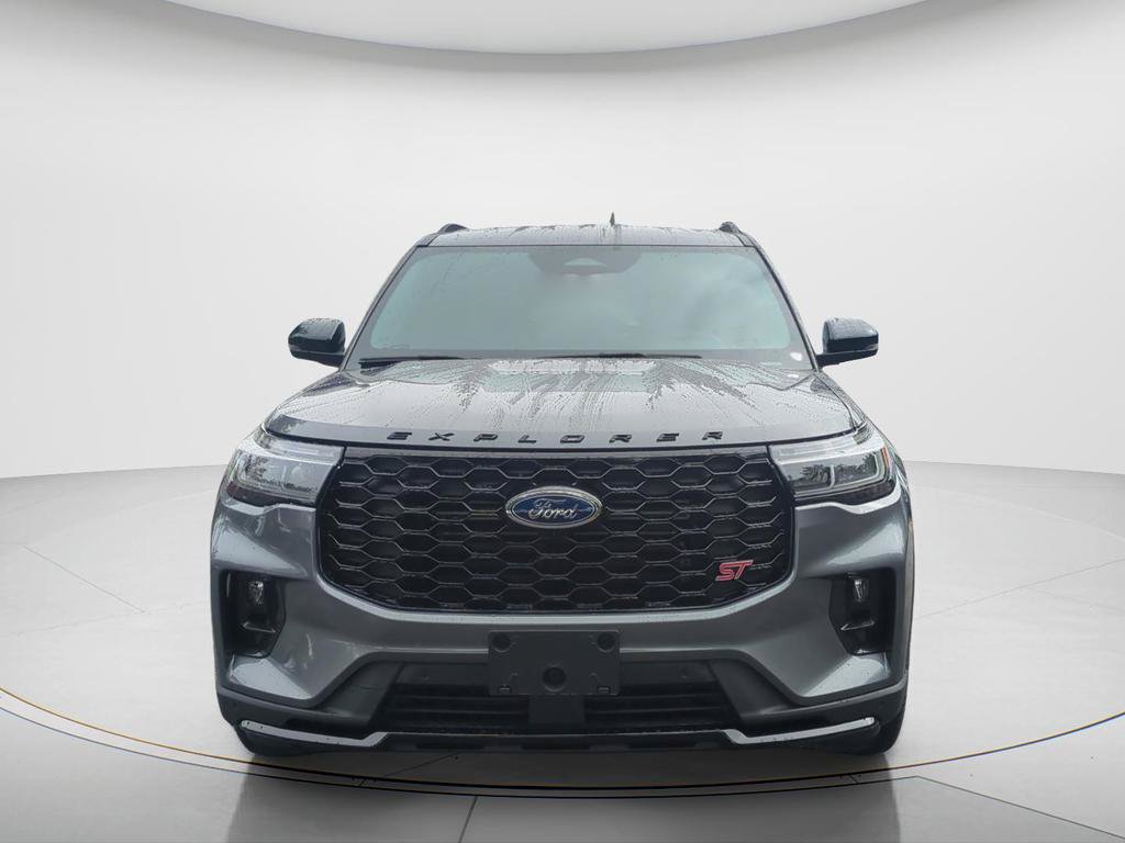 Used 2025 Ford Explorer ST RWD image 2