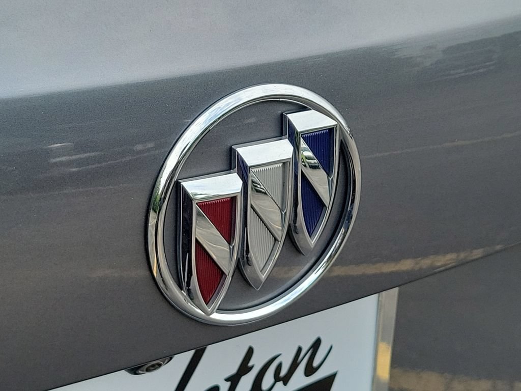 Used 2021 Buick Envision Avenir w/ Technology Package II AWD/4WD image 32