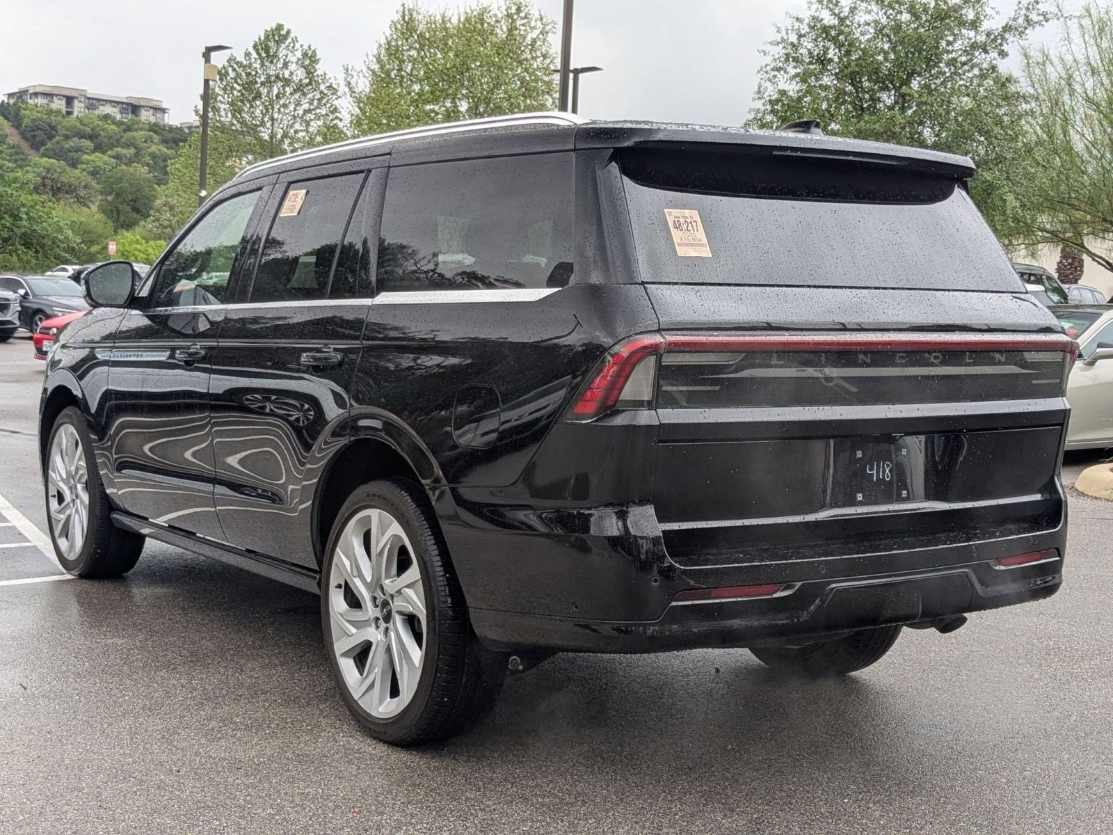 Used 2025 Lincoln Navigator Reserve image 5