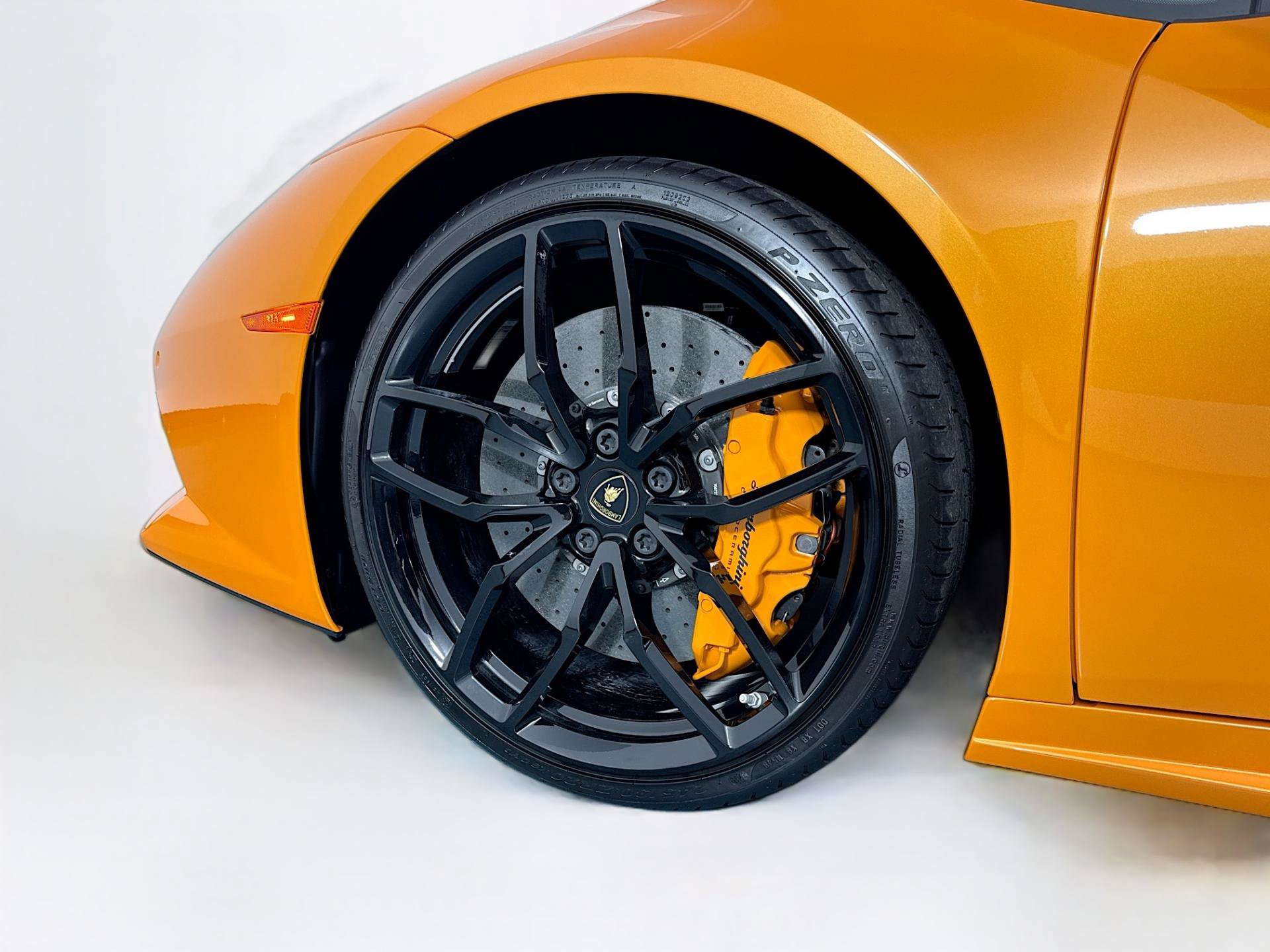 Used 2016 Lamborghini Huracan LP 610-4 AWD/4WD image 43