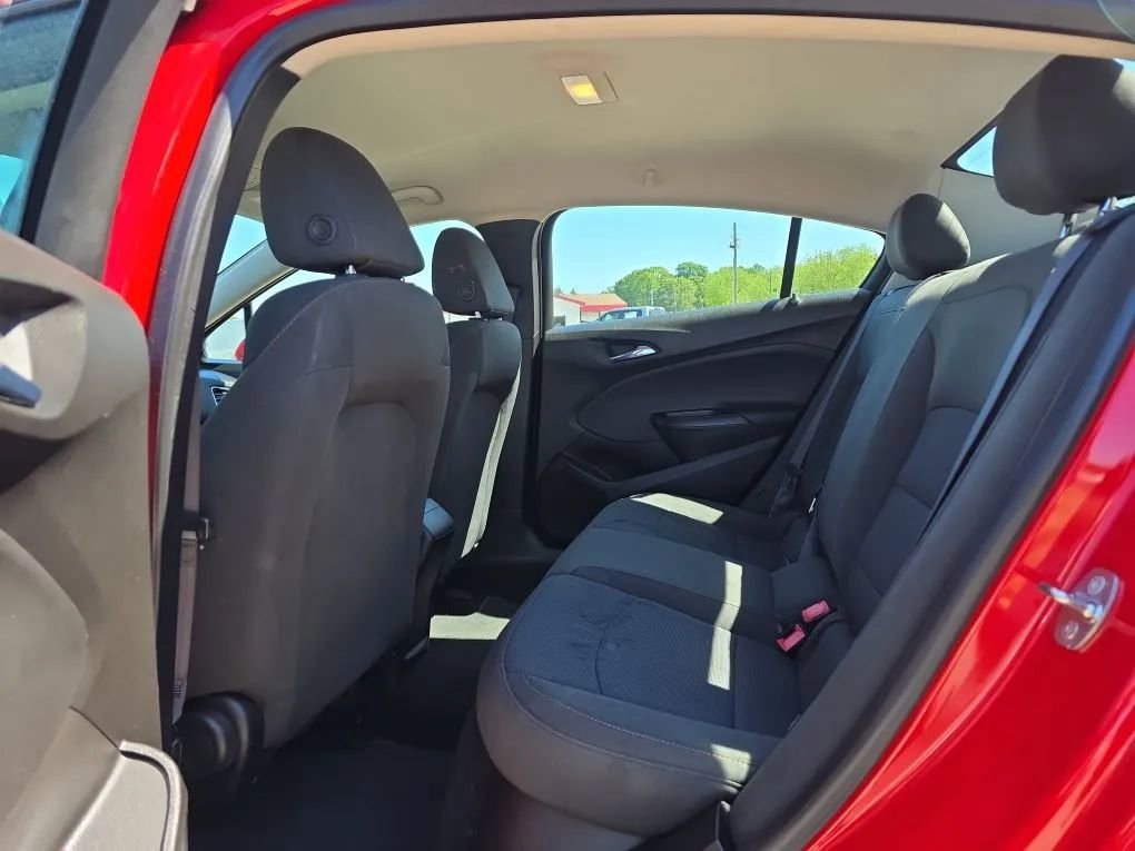 Used 2017 Chevrolet Cruze LS FWD image 33