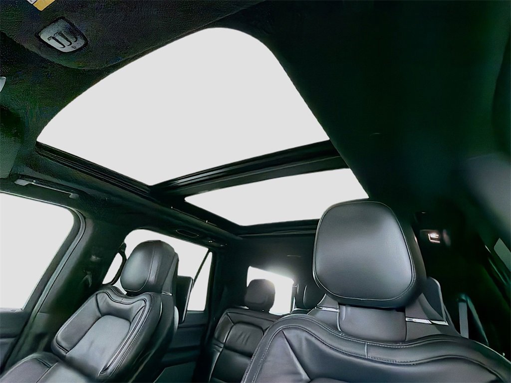 Used 2020 Lincoln Navigator L Reserve w/ Equipment Group 208A Reserve image 15