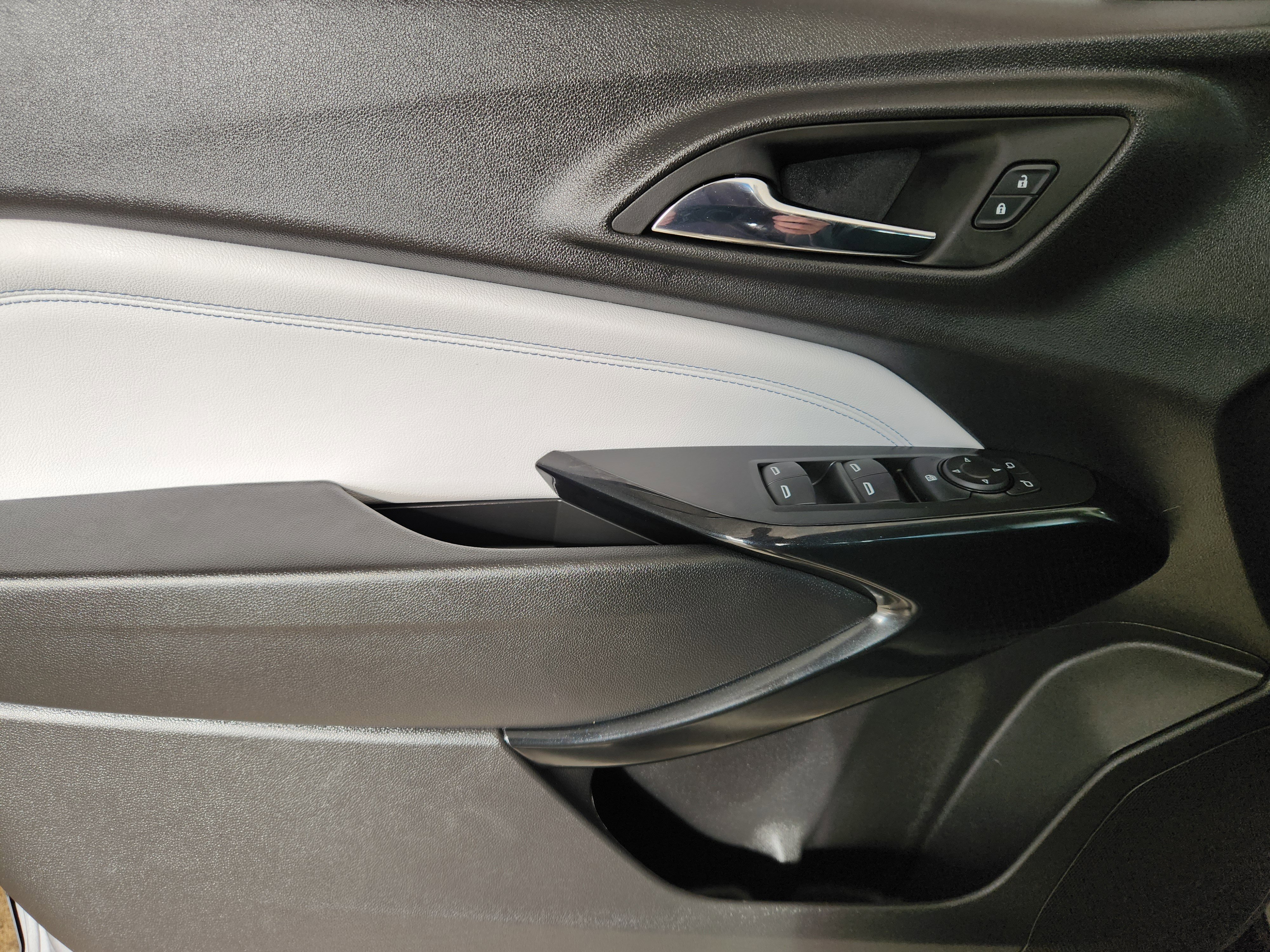 Certified 2026 Chevrolet Trax LT w/ Driver Confidence Package FWD image 23