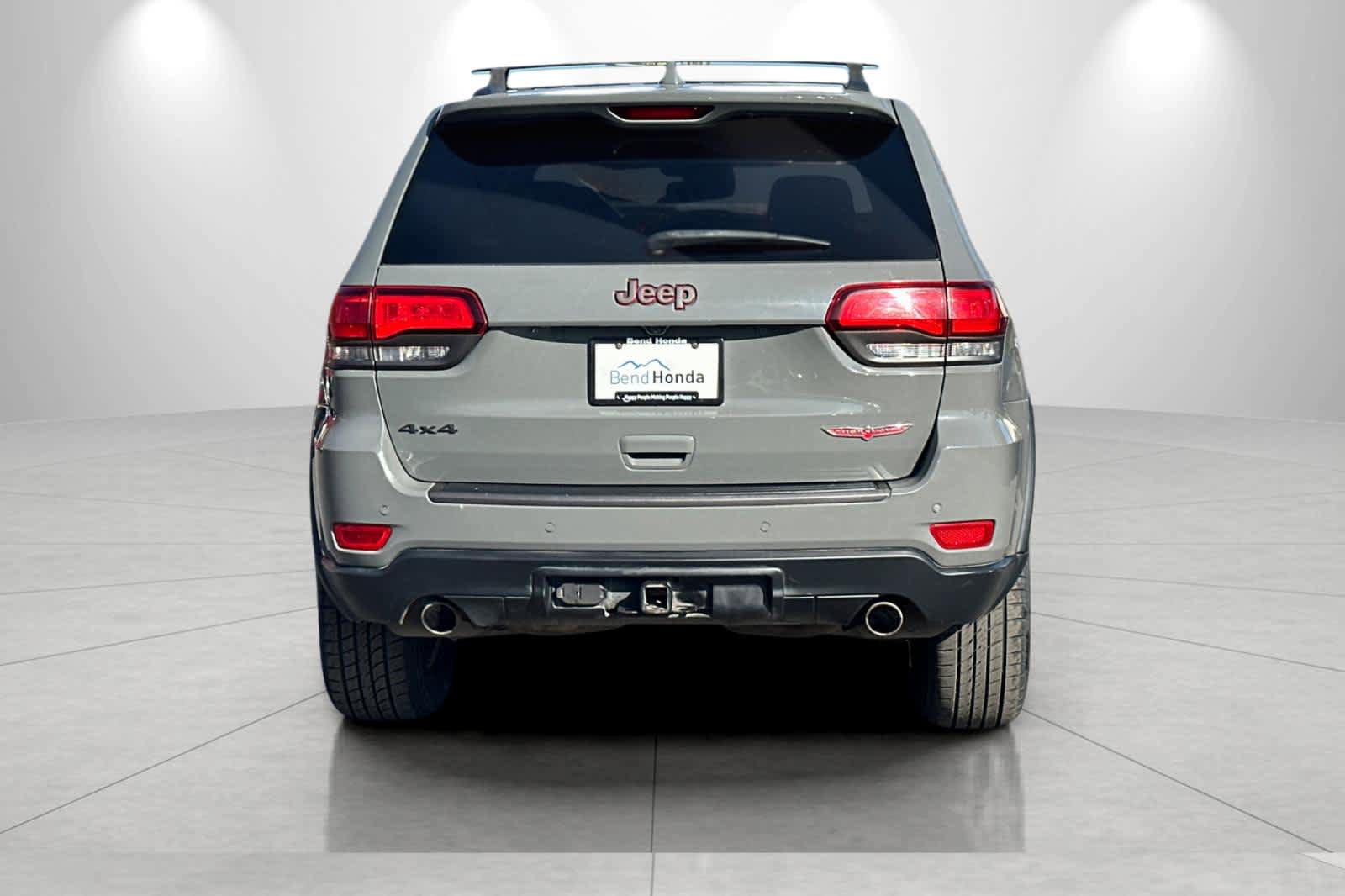 Used 2019 Jeep Grand Cherokee Trailhawk AWD/4WD image 7
