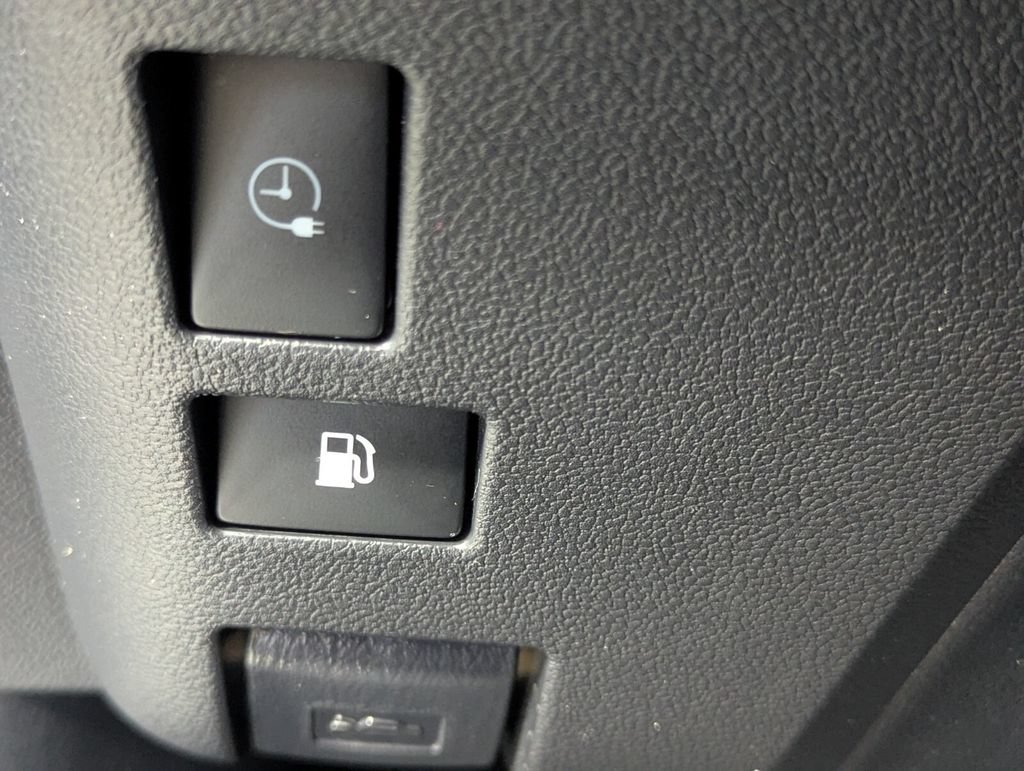 Used 2020 Toyota Prius Prime XLE FWD image 13