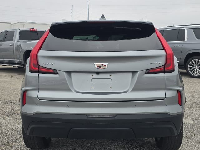 Used 2024 Cadillac XT4 Luxury w/ Cold Weather Package image 4